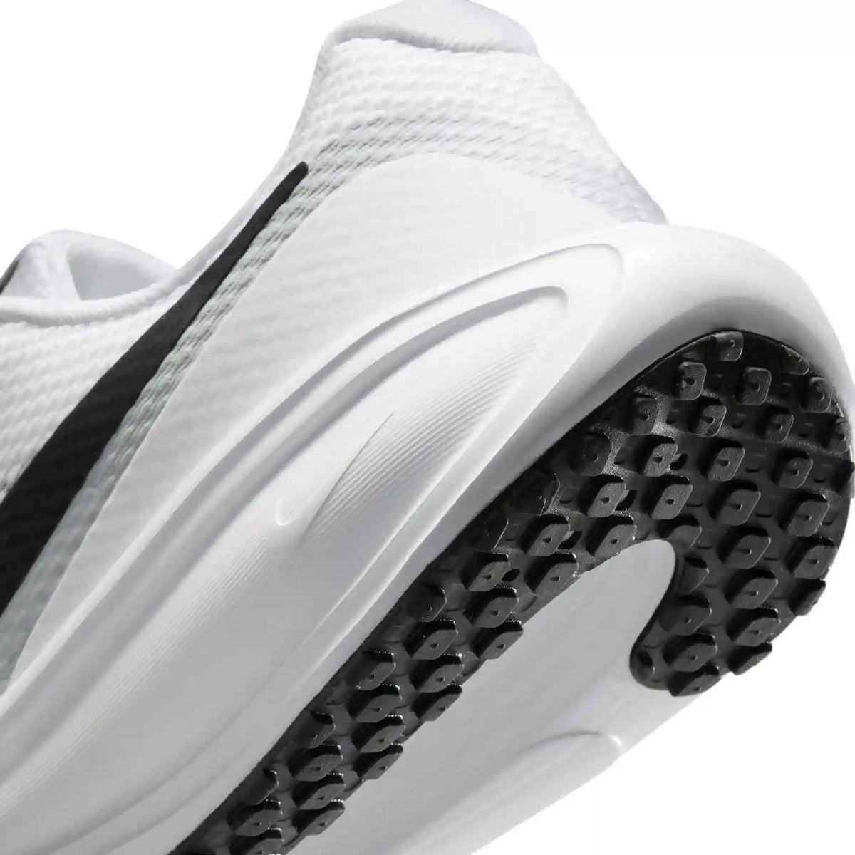 Nike Revolution 8
