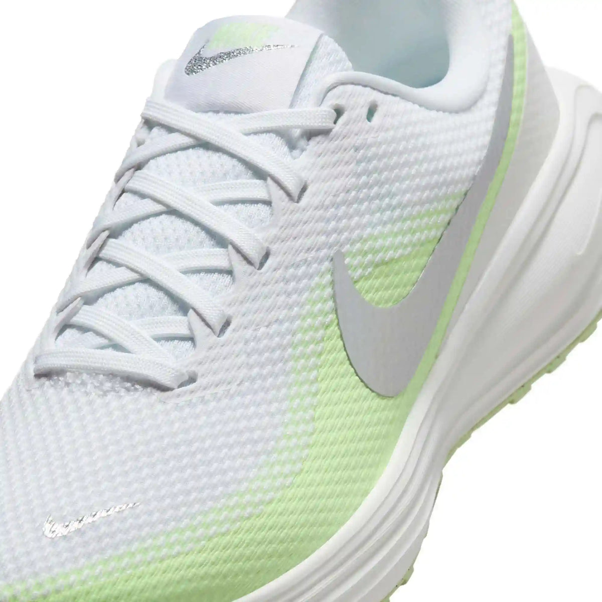 Nike Revolution 8
