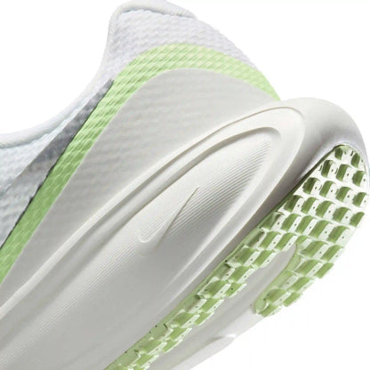Nike Revolution 8