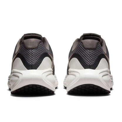 Nike Revolution 8