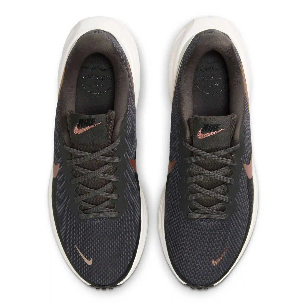 Nike Revolution 8