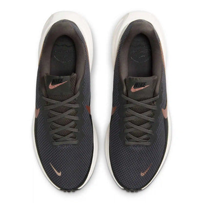 Nike Revolution 8