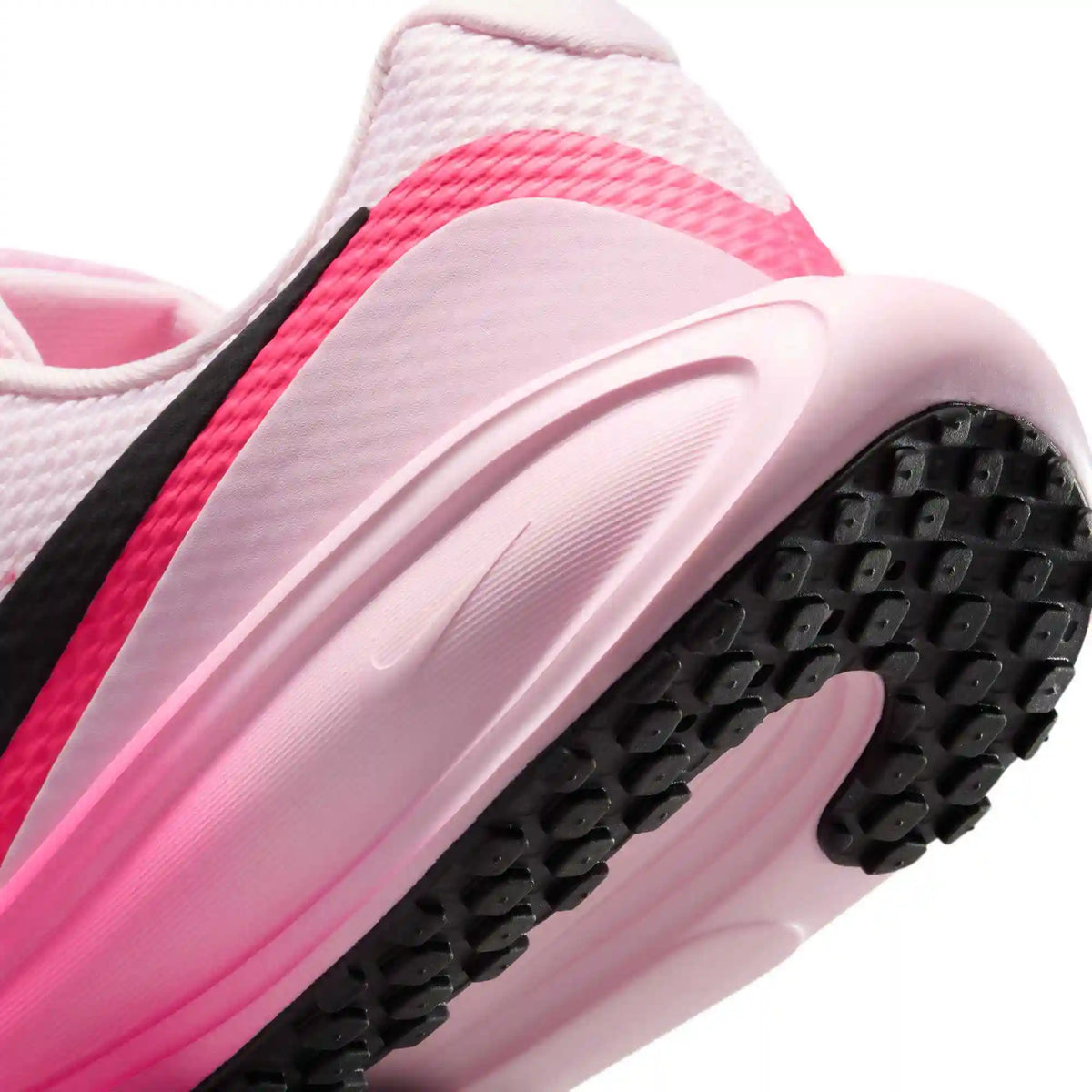 Nike Revolution 8