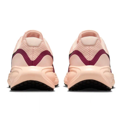 Nike Revolution 8