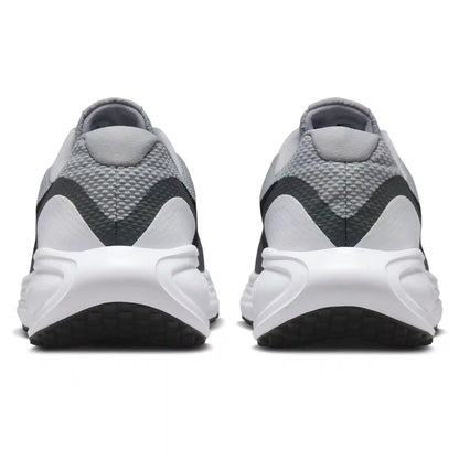 Nike Revolution 8