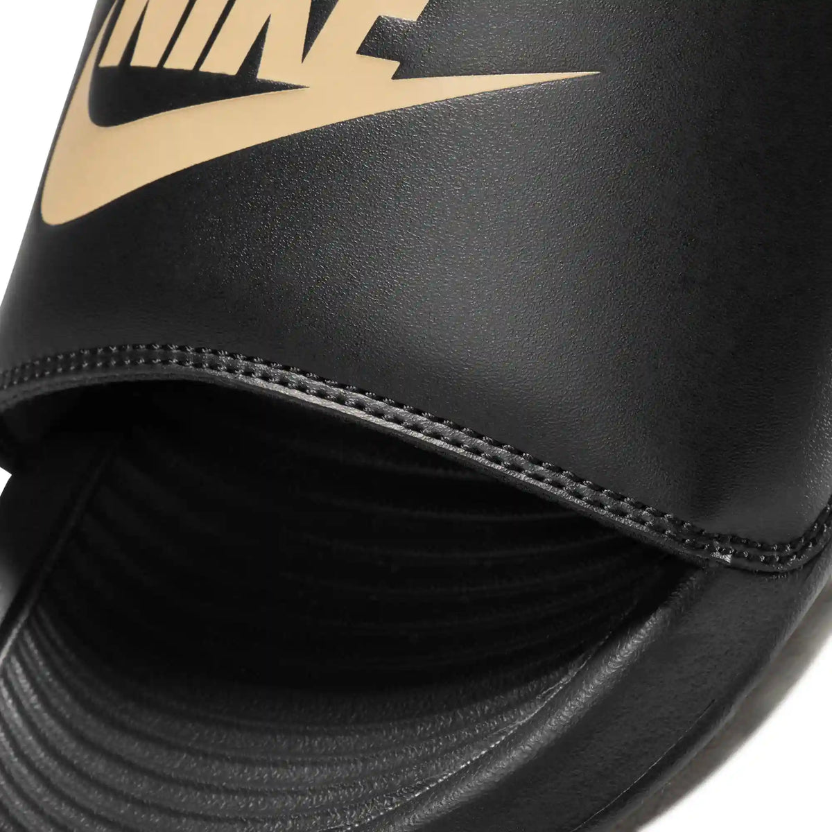 Nike Victori One